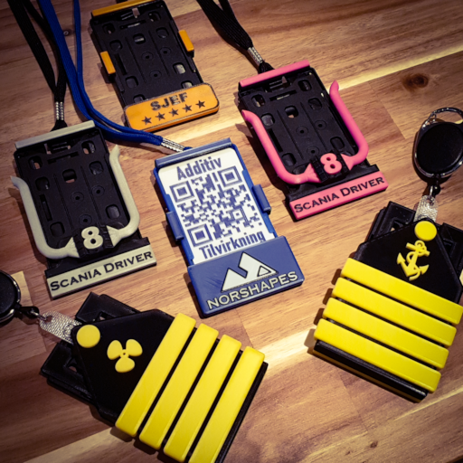 Custom 3D printed cardholders and keychains