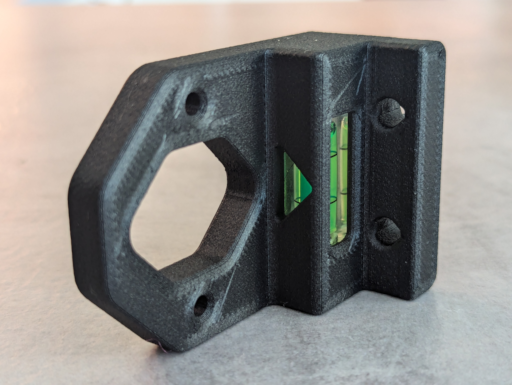 Level bubble integrated into PET-CF15 3D printed part